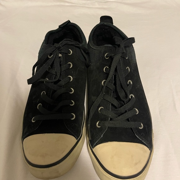 UGG Sneakers size 9.5 Woman’s- Black - Picture 2 of 10